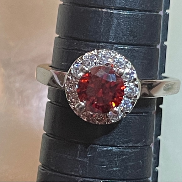🎈Beautiful 925 Sterling Silver Sun Garnet Round Halo Cut with Shining CZs! - Picture 10 of 13